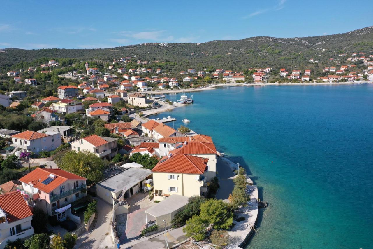 Apartments Babin Vinišće Eksteriør bilde