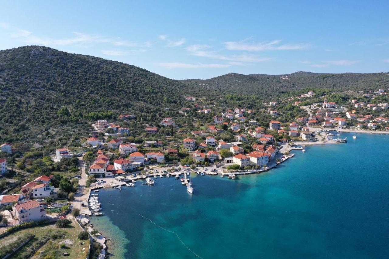 Apartments Babin Vinišće Eksteriør bilde